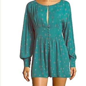 FREE PEOPLE GREEN PEEPHOLE LONG SLEEVE ROMPER !